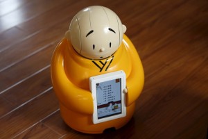 Robot monk Xian'er is pictured during its demonstration for a photo opportunity at Longquan Buddhist temple on the outskirts of Beijing, April 20, 2016.  REUTERS/Kim Kyung-Hoon